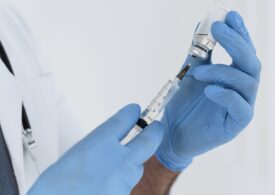 AstraZeneca va retrage vaccinul COVID-19