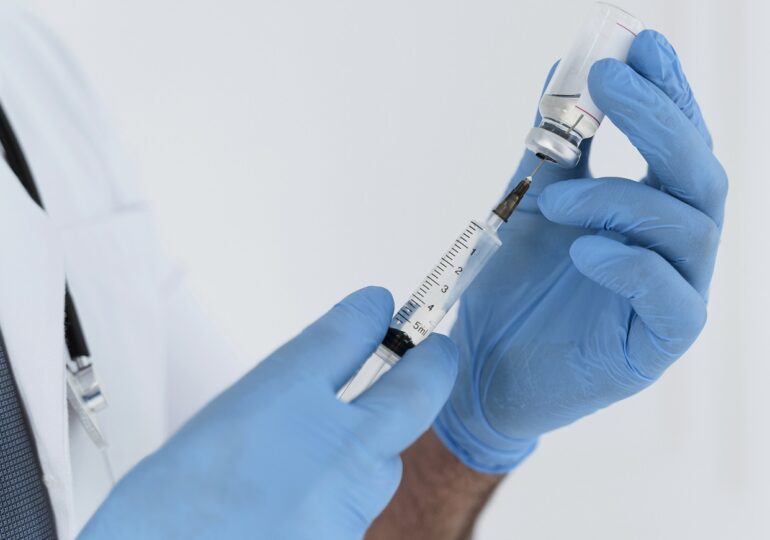 AstraZeneca va retrage vaccinul COVID-19