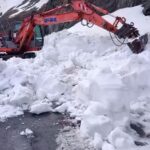 Zăpadă de trei metri pe Transfăgărășan. Când ar putea fi redeschis traficul (Video)