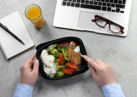 Prânzul la birou: idei sănătoase pentru angajați ocupați