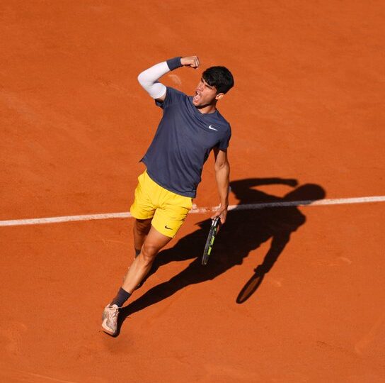 Carlos Alcaraz câștigă pentru prima dată la Roland Garros, după o finală de poveste