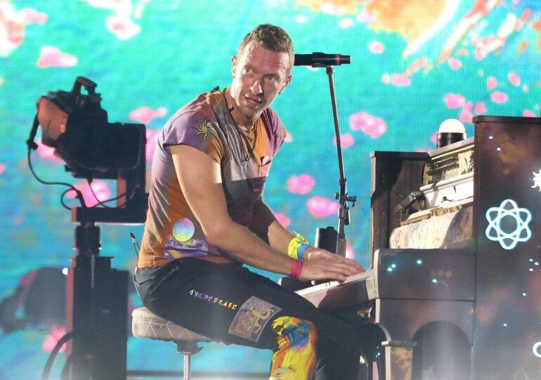 Whistles and boos at Coldplay. Who was at fault?