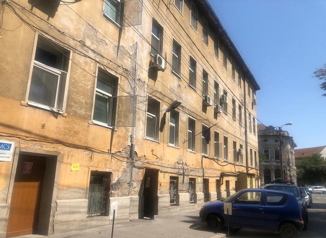 The hospital that became a danger for patients and medical staff. The 100-year-old building is on the verge of collapse (Video)