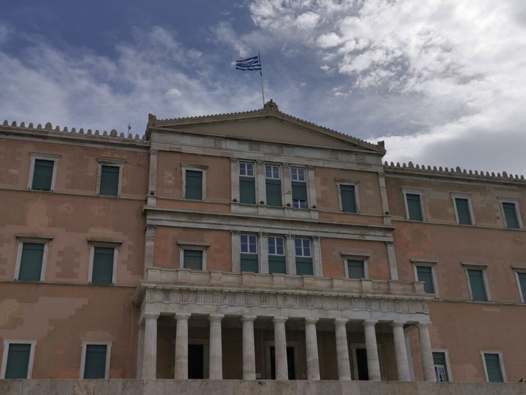 Grecia va monitoriza plajele cu drone și sateliți