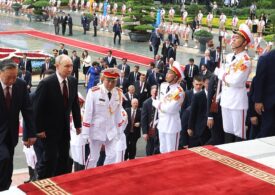 Vladimir Putin, apărat cu valize blindate în Vietnam. Ar fi purtat chiar vestă antiglonț pe sub costum în Coreea de Nord