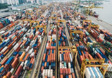 Scăderea consumului schimbă balanța comercială: importurile încetinesc, exporturile cresc