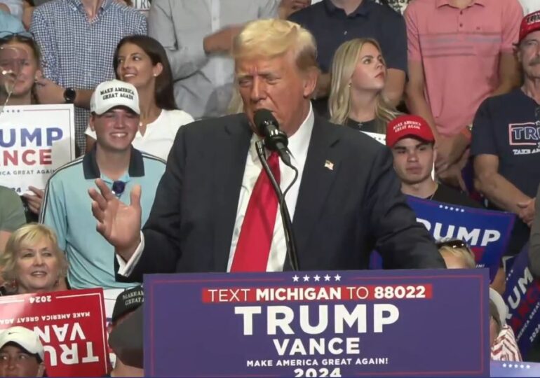 Donald Trump, la primul miting de campanie după atentat: Despre Dumnezeu atotputernic, democrație, câini și gândaci (Video)