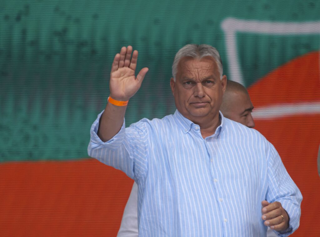 AFP: Viktor Orban, sancționat de maghiarii din România pentru sprijinul tacit acordat lui Simion
