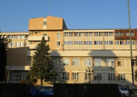 Din cauza unei dispute primărie-constructor, spitalul din Câmpina funcționează fără climatizare. Sunt 35 de grade în saloane