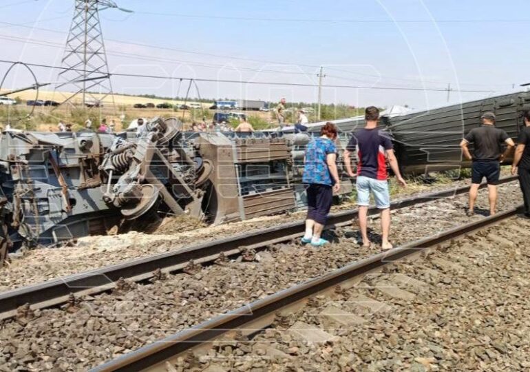 Coliziune între un tren și un camion în Rusia: 2 morți și aproape 100 de răniți (Foto & Video)