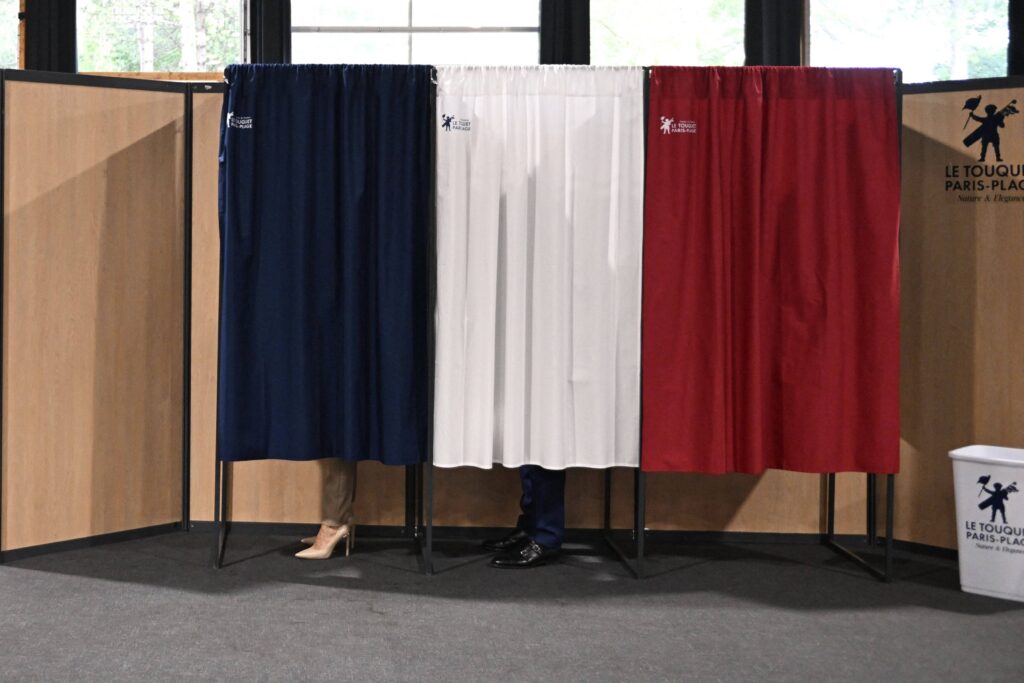 De la Paris la Marsilia: miza alegerilor de astăzi, care pot redesena harta politică a Franței