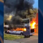 Revoltă de stradă cu români furioși în Leeds. Au răsturnat o mașină de poliție și au dat foc unui autobuz (Video) UPDATE Poliția călare patrulează în zonă și se fac arestări