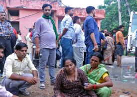 Busculadă la un eveniment religios din India: Aproape 90 de morți