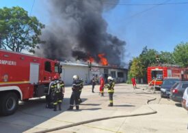 Incendiu puternic în București, cu două victime, flacără deschisă și degajări mari de fum <span style="color:#990000;">UPDATE</span>