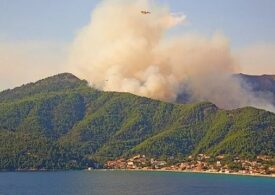 Incendii pe insula grecească Thassos, din cauza trăsnetelor puternice
