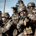 NATO are o jumătate de milion de militari în stare de alertă, în timp ce Rusia a format „echipe de pedepsire” pentru soldații săi