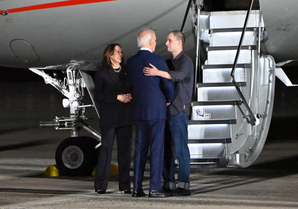 US President Biden welcomes prisoners released in 