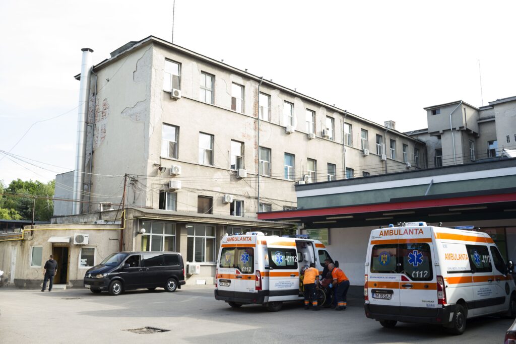 Fumul incendiilor din Serbia sufocă Timișoara pentru a doua zi. Oamenii sunt sfătuți să stea în casă, cu geamurile închise (Video)