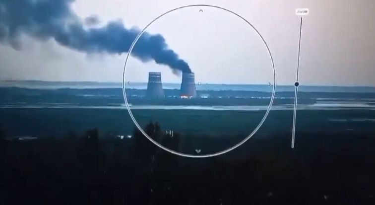 Incendiu la turnul de răcire al centralei nucleare Zaporojie. Ucraina și Rusia se învinuiesc reciproc (Video)