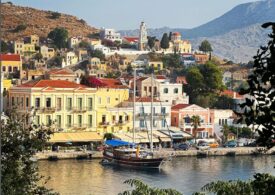 Symi, perla grecească la doi pași de Rhodos, destinația perfectă pentru septembrie (Galerie foto)