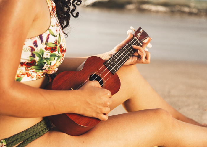 Descoperă chitara ukulele: Din Hawaii direct pe marile scene