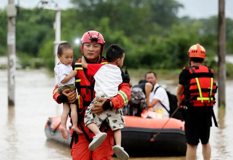 Taifunul Gaemi a izolat mai multe orașe din China: Cel puțin 30 de morți (Foto & Video)