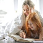 Bunătatea nu e doar o virtute. Cum creștem copii mai buni – ghid pentru părinți