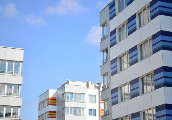 Creșterea TVA pentru locuințe. Ce trebuie să știe și să facă clienții și ce măsuri concrete iau dezvoltatorii imobiliari