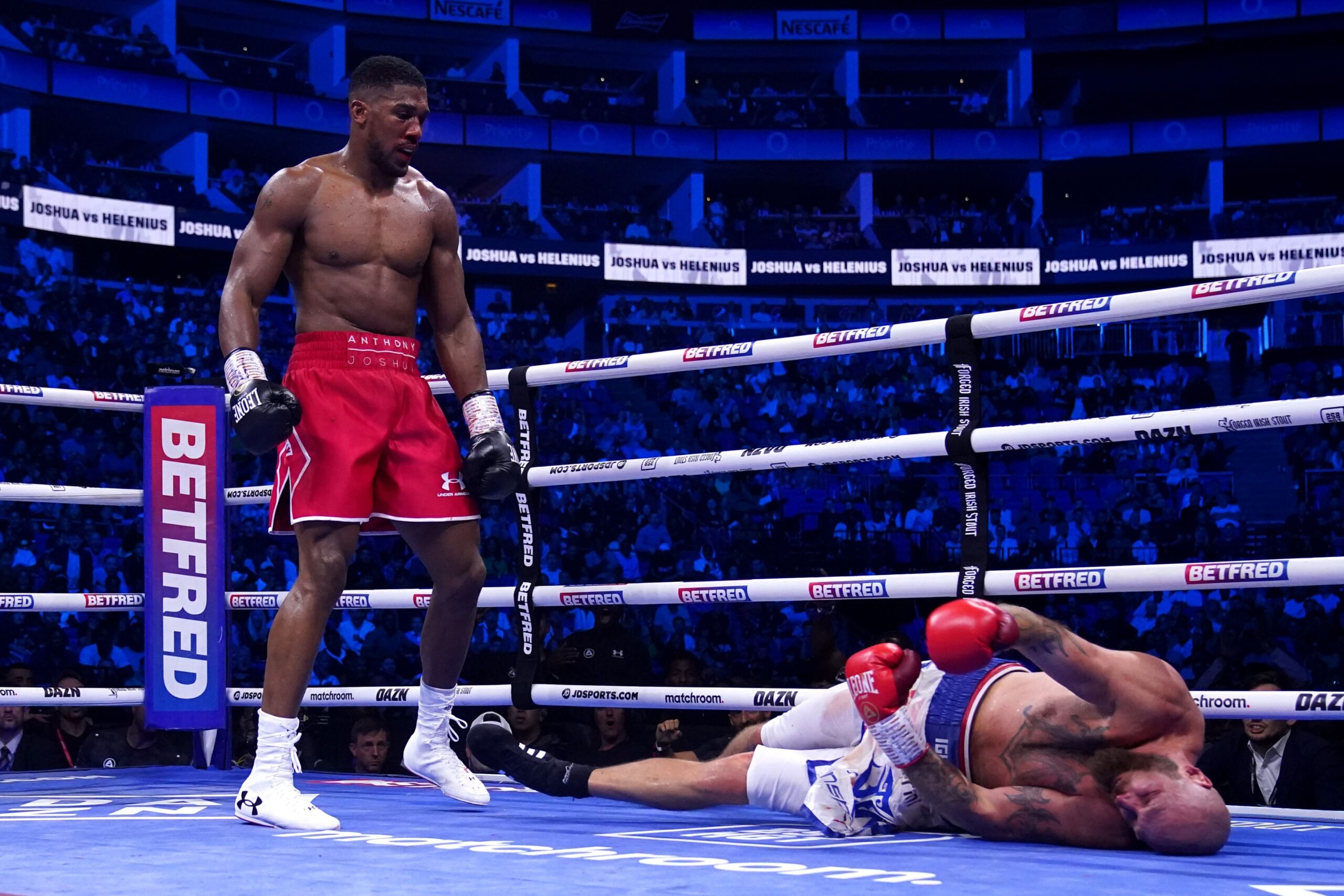 Anthony Joshua pierde pe Wembley centura mondială IBF după un KO nimicitor (Video)