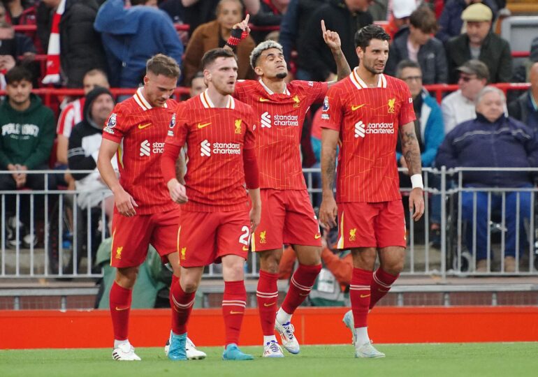 Liverpool a distrus-o pe Manchester United în marele derbi al Angliei (Video)