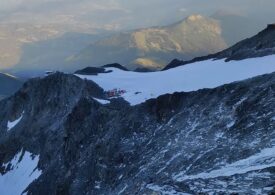 Un alpinist român a murit, după ce a căzut pe traseul din masivul Mont Blanc