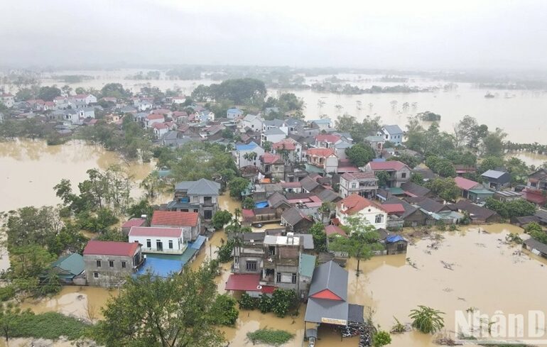 Cele mai puternice inundații din ultimii 30 de ani, în Vietnam: 155 de persoane au murit, peste 140 sunt date dispărute (Foto & Video)