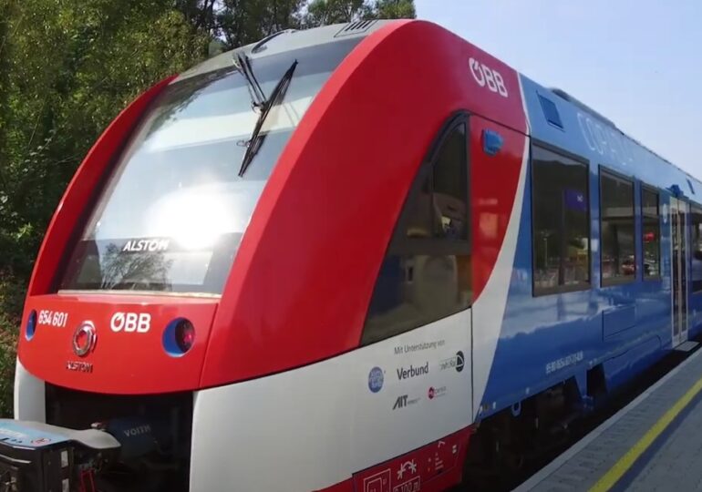 De vineri, un tren nou Alstom Coradia Stream merge pe ruta București - Brașov