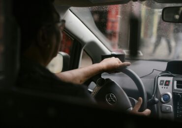 Un obicei foarte des întâlnit la volan îi poate costa scump pe șoferi. Amenzile ajung la 1.700 de lei