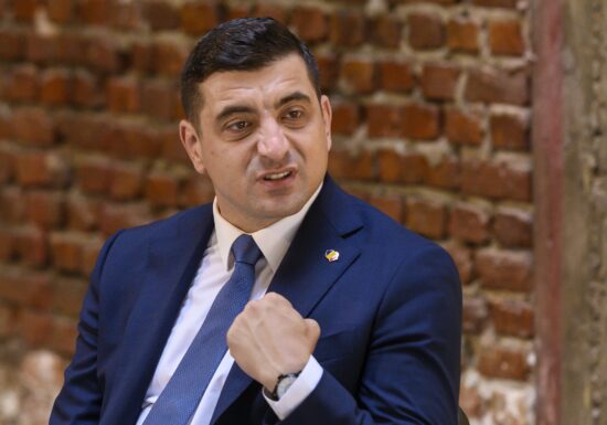 Cine este George Simion, câștigător în primul tur la alegerile prezidențiale 2025: de la activist la favorit la Cotroceni
