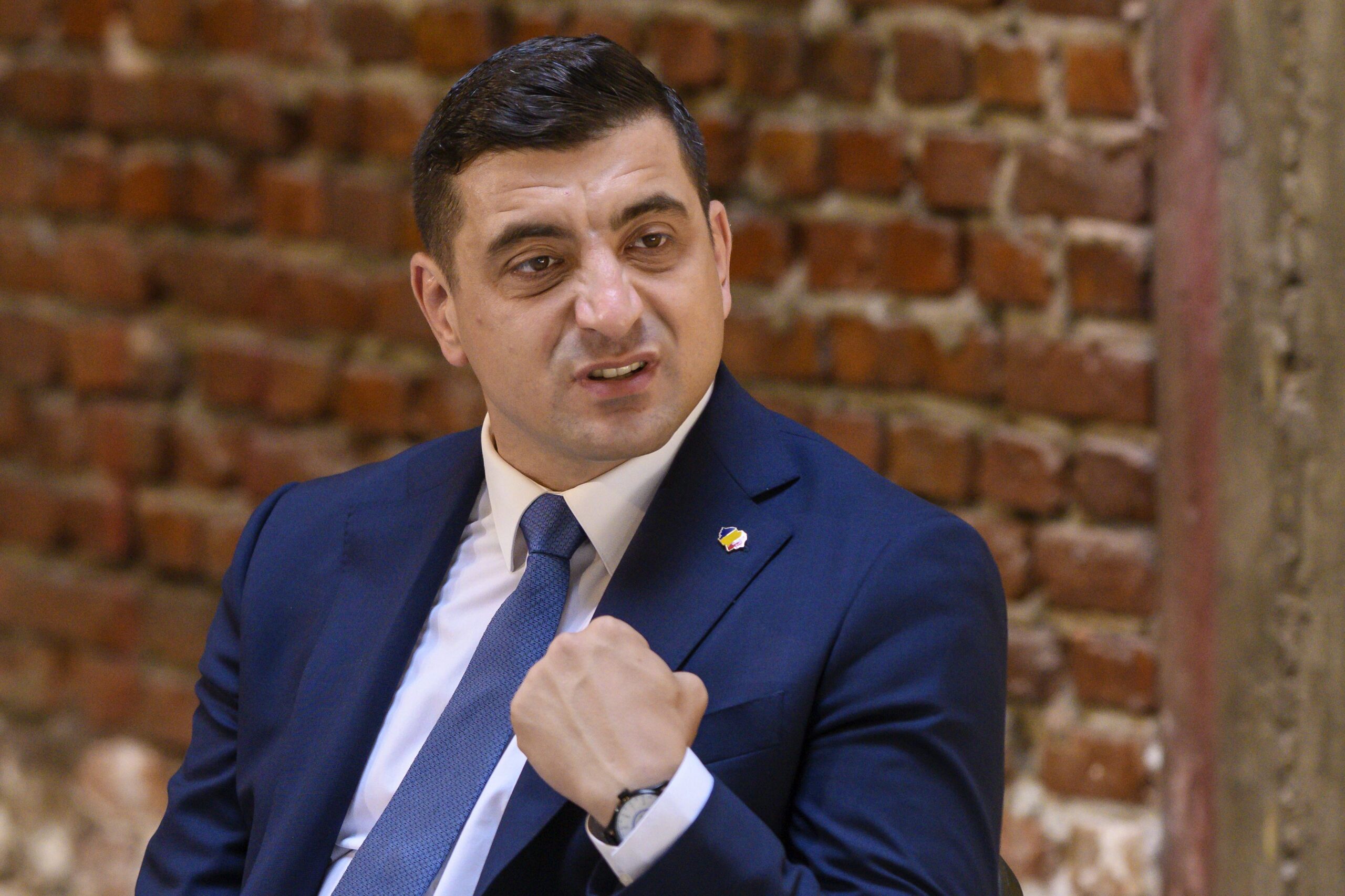 Simi George Politico: Campionul MAGA George Simion își pregătește revenirea pe ...