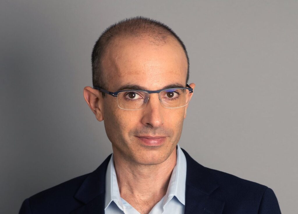 Exclusiv Dictaturile sunt mult mai vulnerabile la a fi răsturnate de către algoritmi decât sunt democrațiile. Guvernele ar trebui să interzică boții Interviu cu Yuval Noah Harari