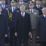 Iohannis, Ciucă și Ciolacu – cot la cot de Ziua Armatei. Președintele cere modificarea legilor pentru a contracara dronele rusești (Video)