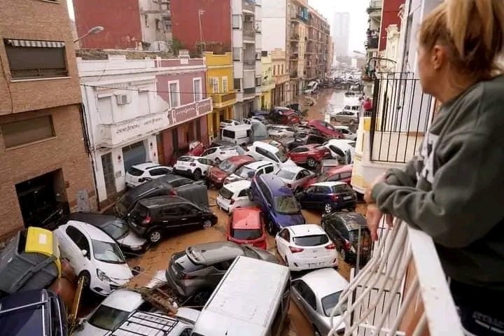 MAE anunță că un român a murit în inundațiile devastatoare din Spania. ABC scrie că alți trei și-au pierdut viața