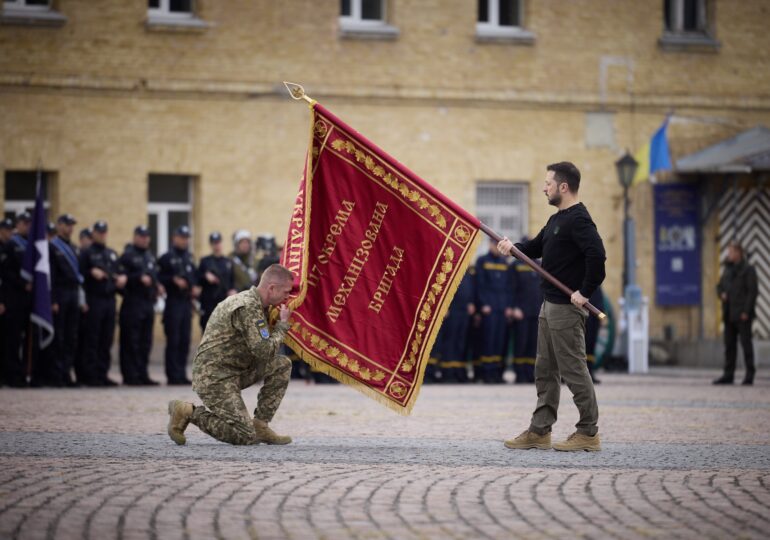 <span style="color:#990000;">Ziua 955</span> Ucraina a atacat platforme de extracție din Marea Neagră. Șeful securității de la Zaporojie, ucis într-un atentat. Zelenski cere ajutor ca în cazul Israelului