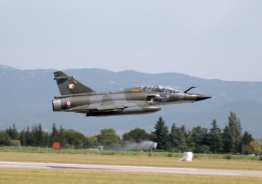 Ziua 1683 - Rachetă rusească doborâtă cu tunul unui avion de vânătoare. Alt pod din Kiev, luat la țintă de drone. Primul proiect major după acordul Trump pe minerale