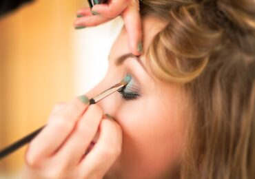 Tot mai mulți copii ajung la medic cu dermatite severe din cauza cosmeticelor pentru adulți: „Voia să imite influencerii”