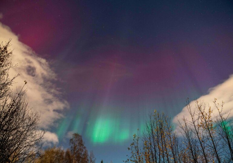 De ce vedem aurora boreală atât de des în ultima vreme, inclusiv în România?