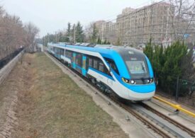 Primul tren electric chinezesc de mare viteză care va circula prin România a fost surprins în gara Predeal