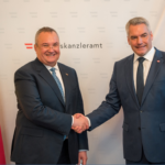 Nicolae Ciucă, întâlnire-surpriză cu cancelarul Austriei, Karl Nehammer: Vom avea foarte curând susținerea Austriei pentru intrarea deplină în Schengen!