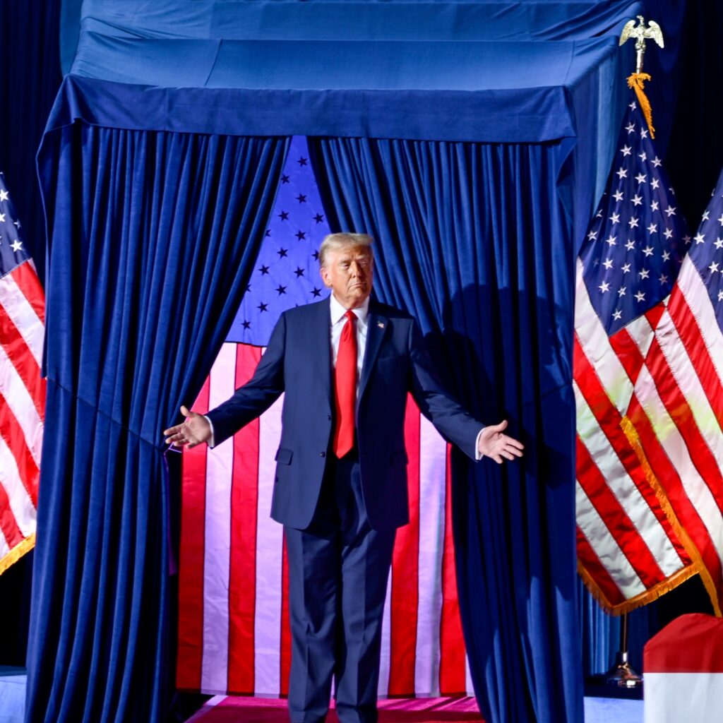 Același Trump. Cu o scenă mult mai mare și cele mai mari arme