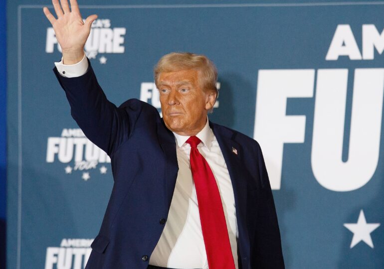 Trump anunță soluția lui pentru TikTok <span style="color:#990000;">UPDATE</span> TikTok revine online