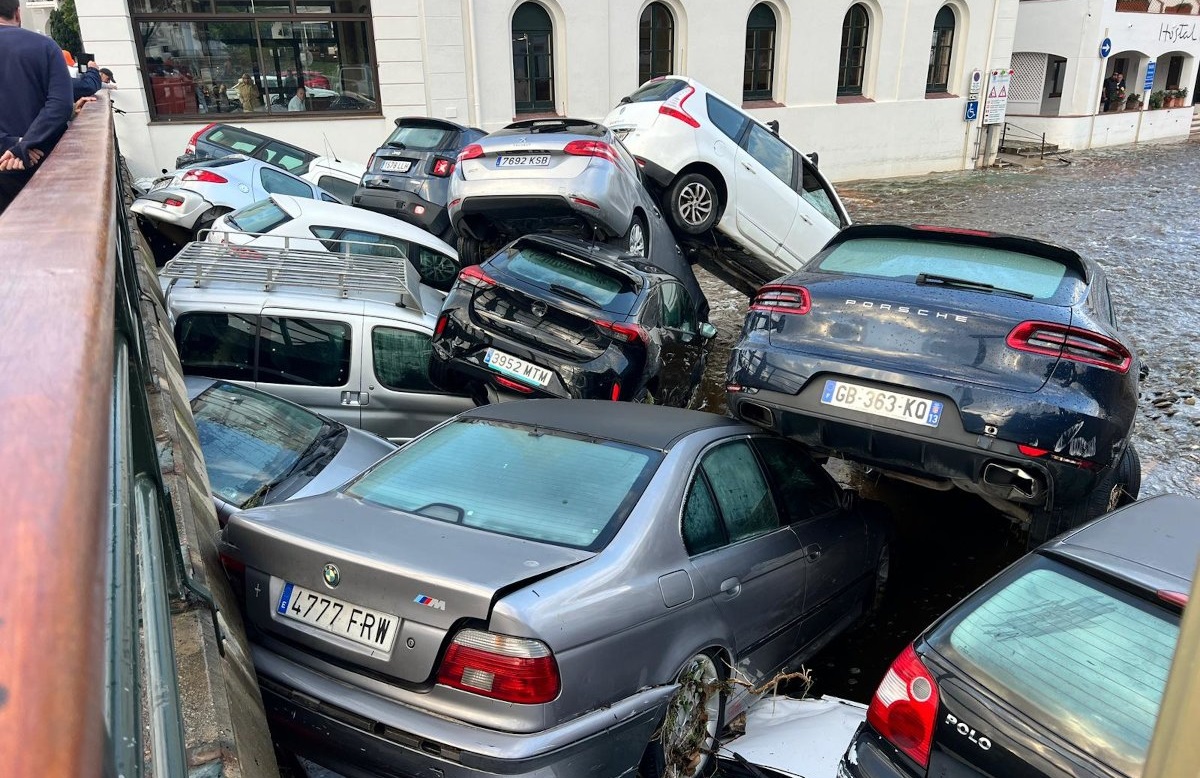New floods in Spain: Dozens of cars swept away by water, near Girona ...