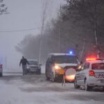 Ninge abundent în mai multe județe. Drumuri și trenuri blocate, zboruri întârziate (Foto & video)