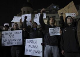 Proteste ale tinerilor în București, Timișoara, Sibiu, Brașov și Constanța: Uniți sub tricolor, nu sub dictator! (Video&galerie foto)